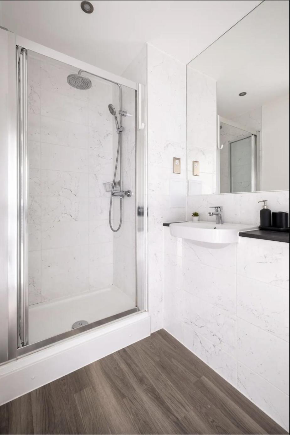 Scandi Style Flat In London With Private Terrace Eksteriør billede